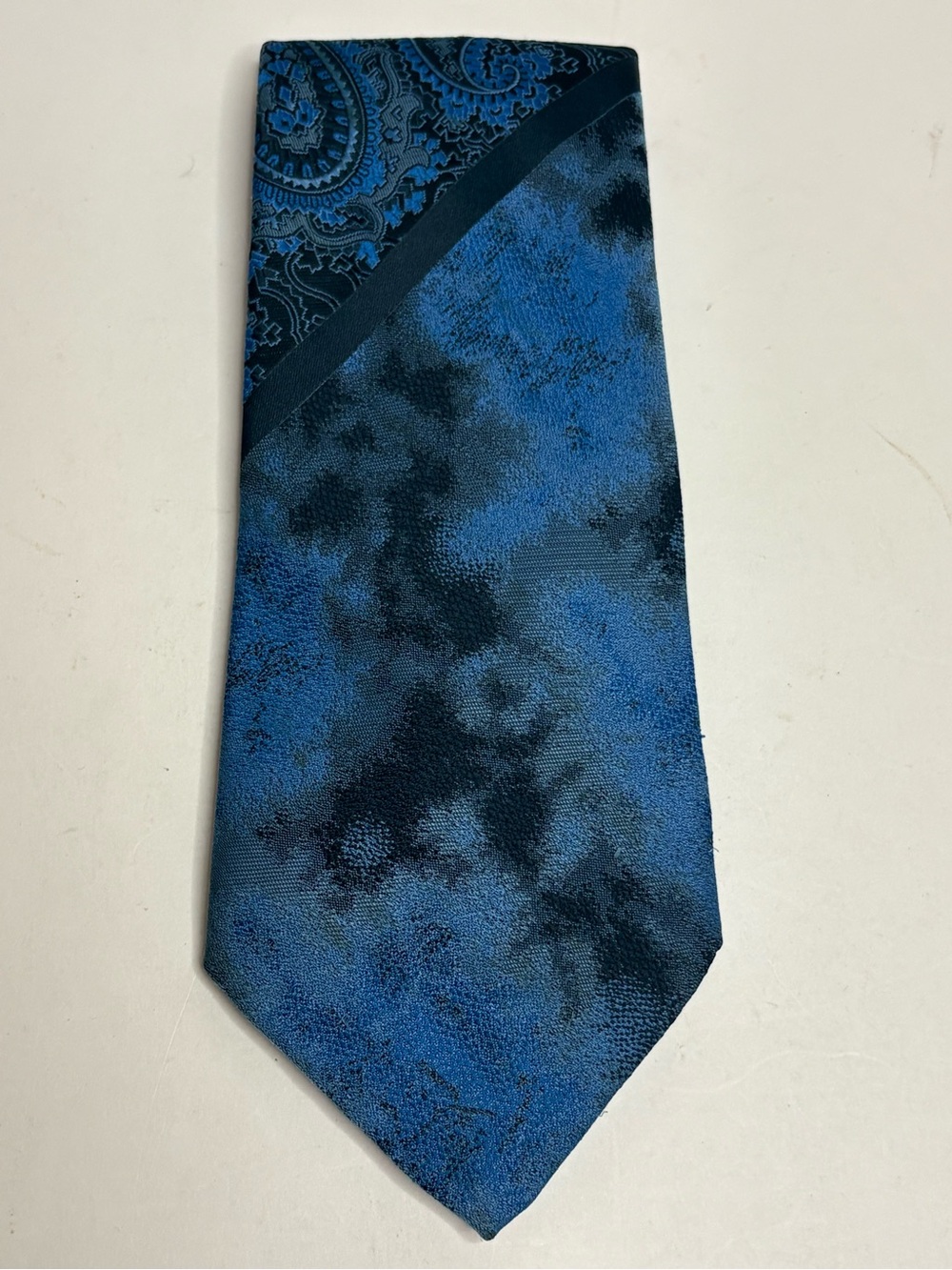 Louis Philippe Blue Paisley Accent Necktie